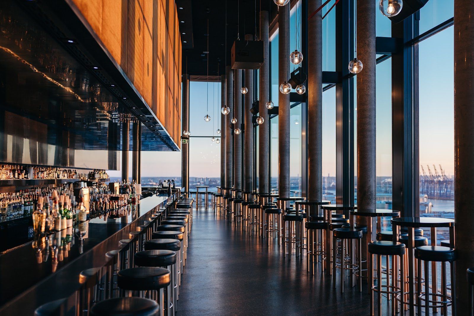 Stockwerk Heisses Reisebureau Rooftop Hamburg bar interior