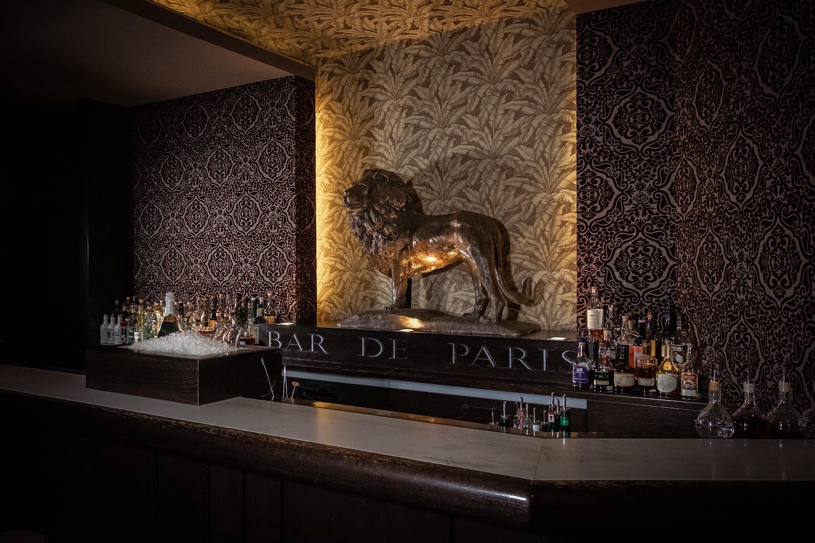 Le Lion Bar de Paris Hamburg bar interior