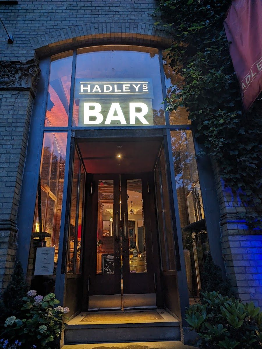 Hadley's Cocktail Bar cocktail at the bar