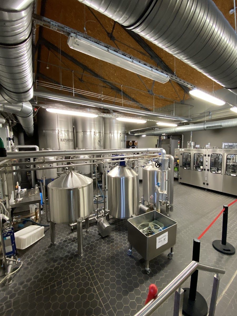 Ratsherrn Brauerei Tap Room bar service