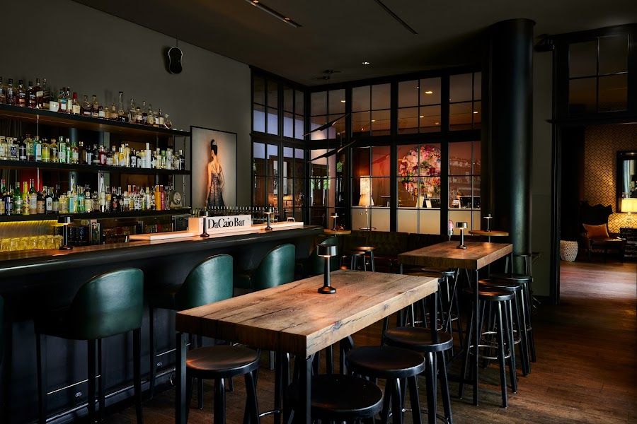 The George Bar bar service
