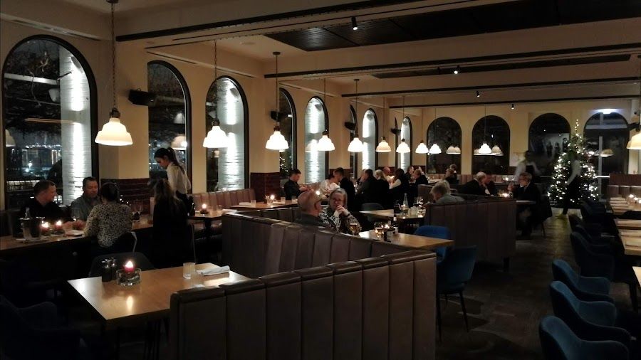 The Ports Pub Hamburg bar service