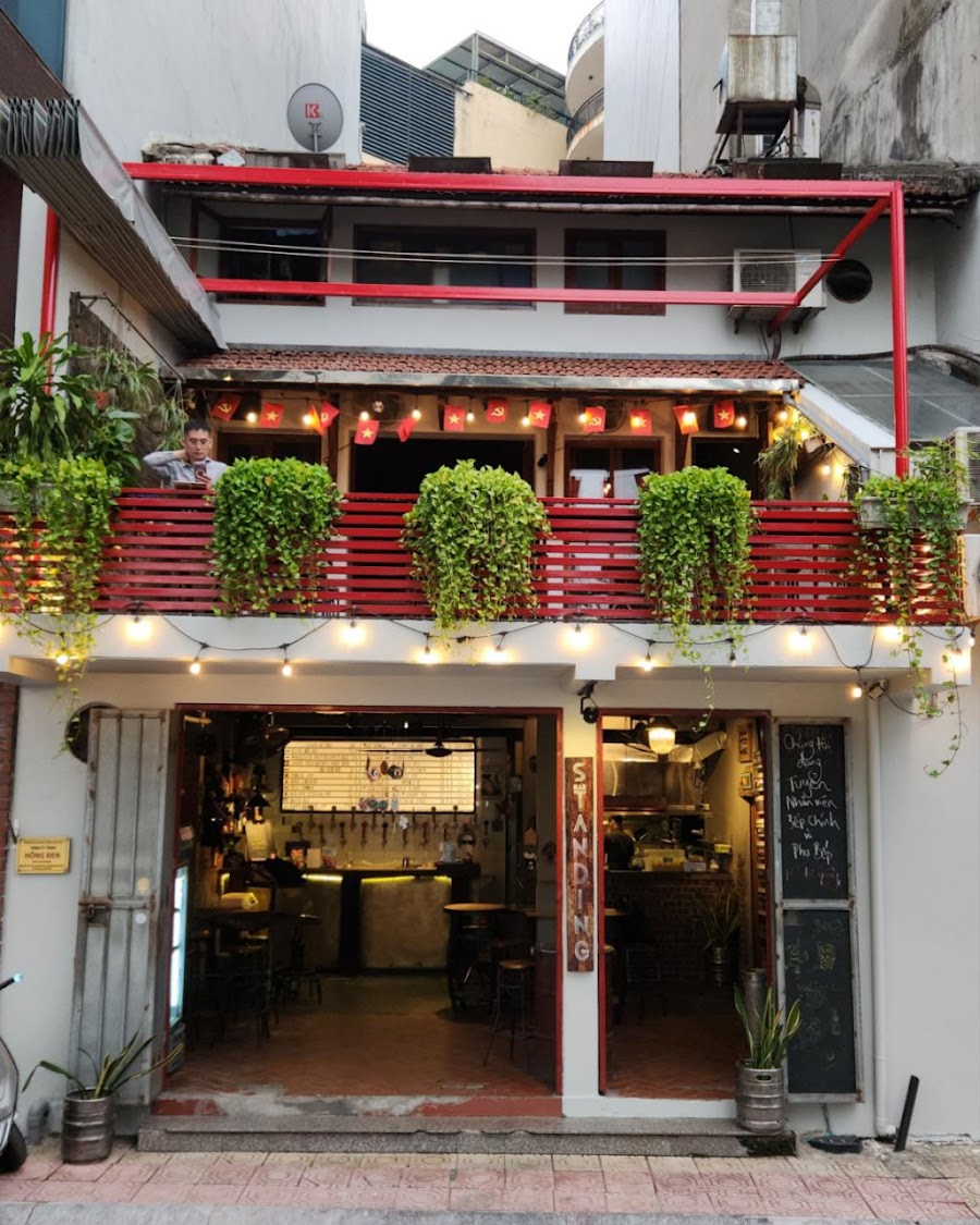 Standing Bar, Hanoi