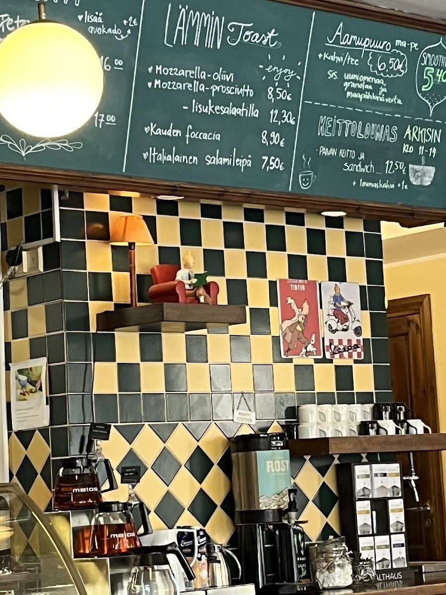 Cafe Tin Tin Tango Toolo atmosphere