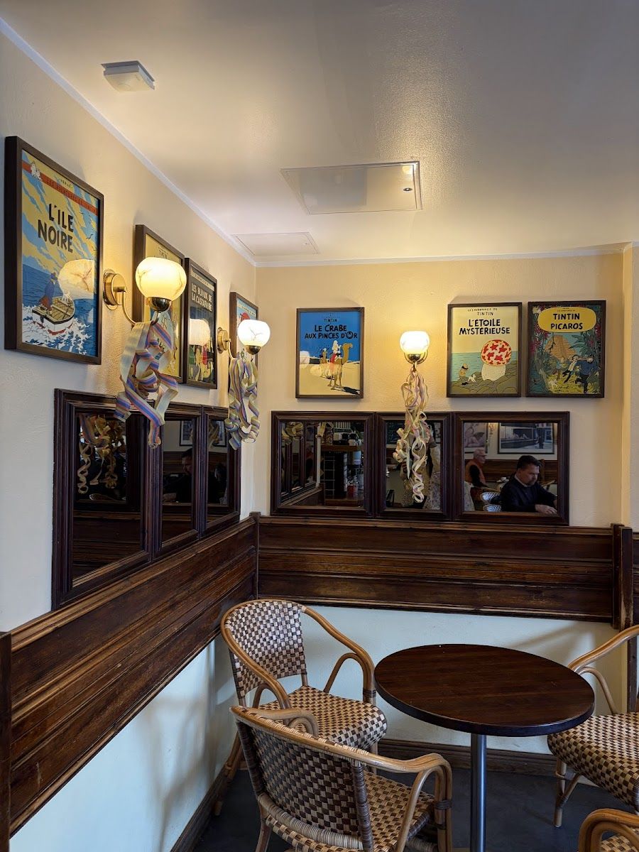 Cafe Tin Tin Tango bar service