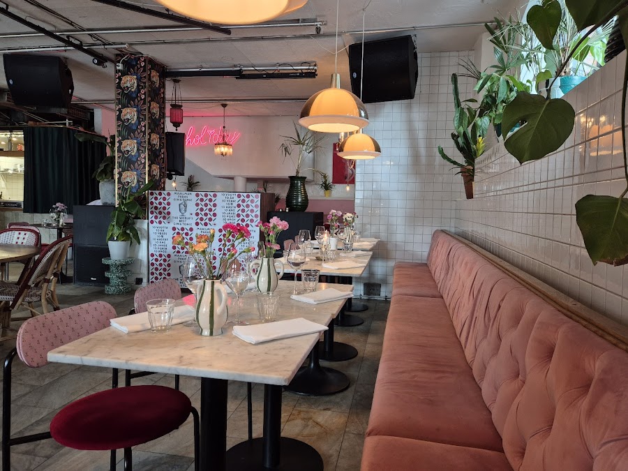 Holiday Bar, Helsinki