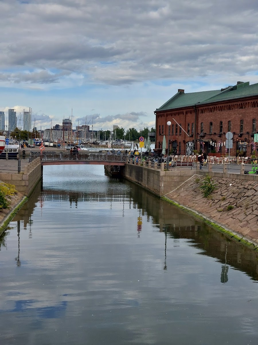 Holiday Bar, Helsinki