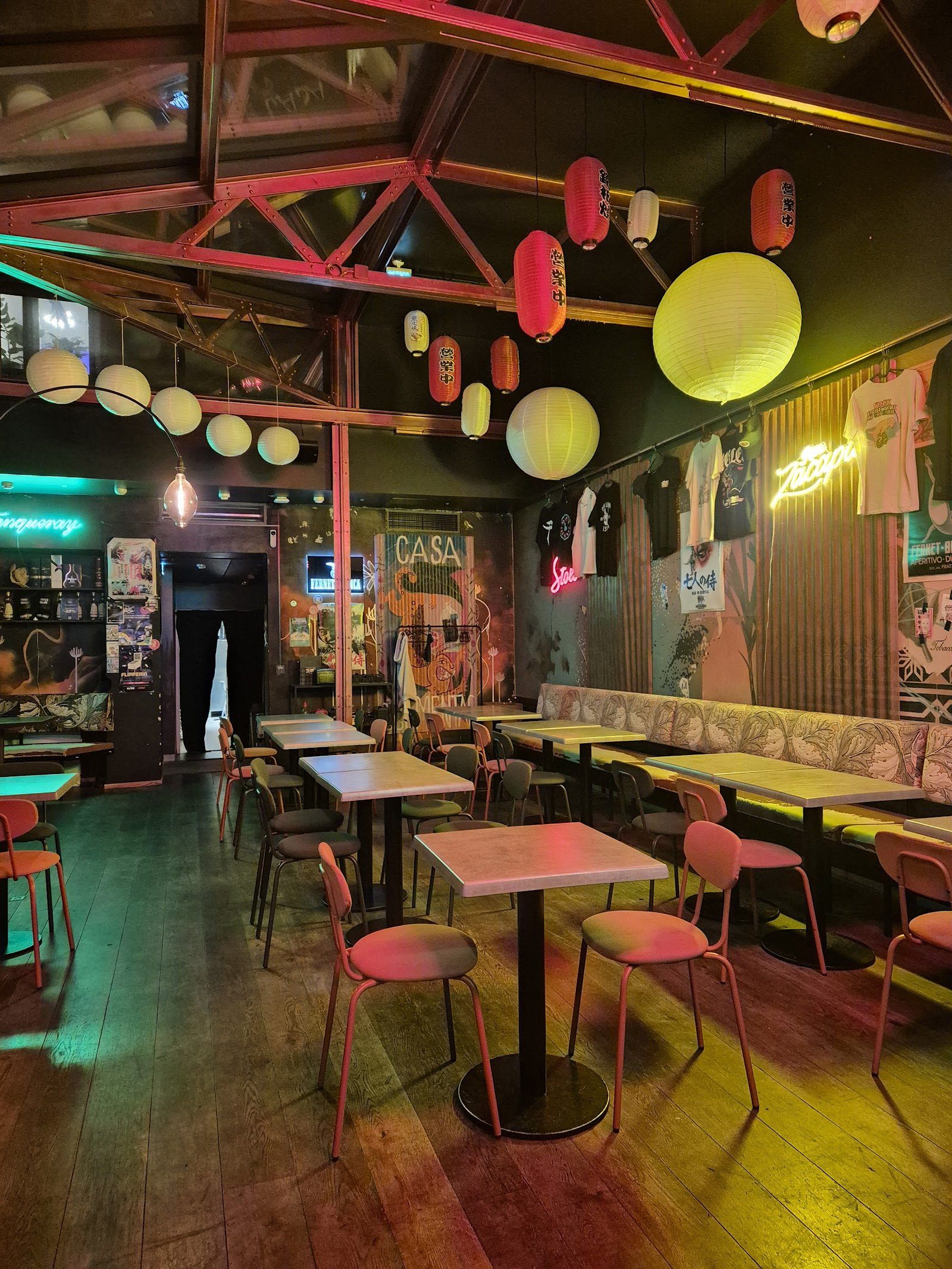 Tehdas Restaurant & Bar Helsinki bar interior