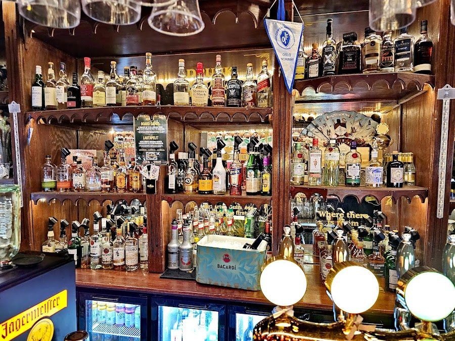 Irish Cottage Pub Helsinki interior