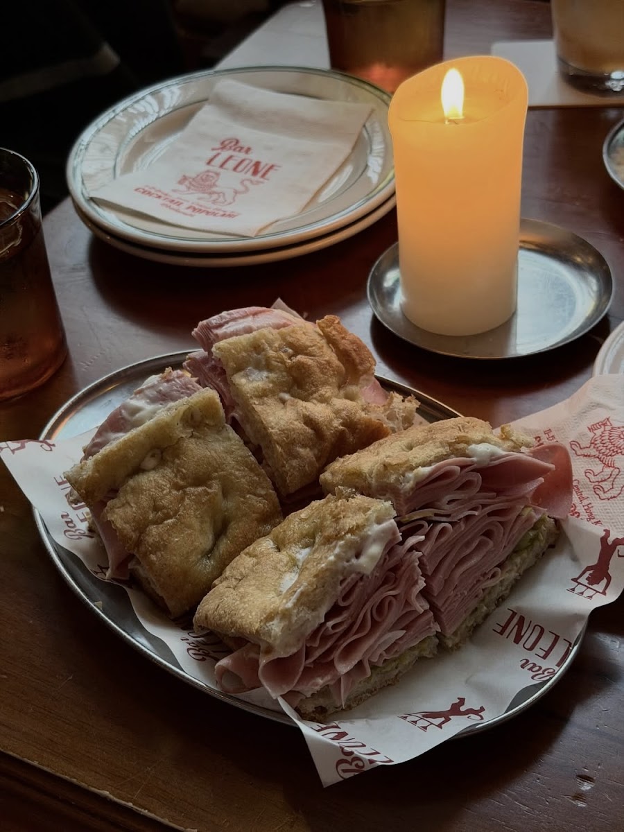 Bar Leone, Hong Kong