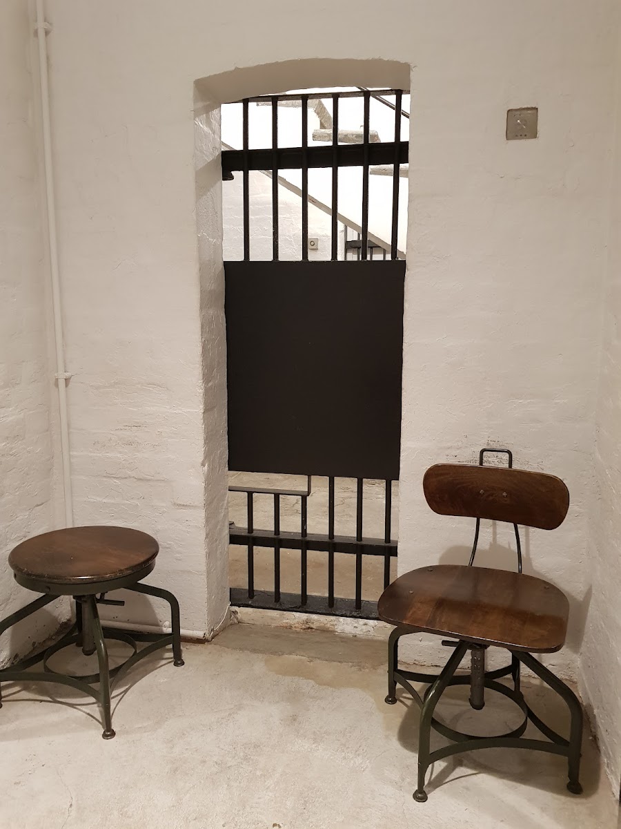 Behind Bars, Hong Kong