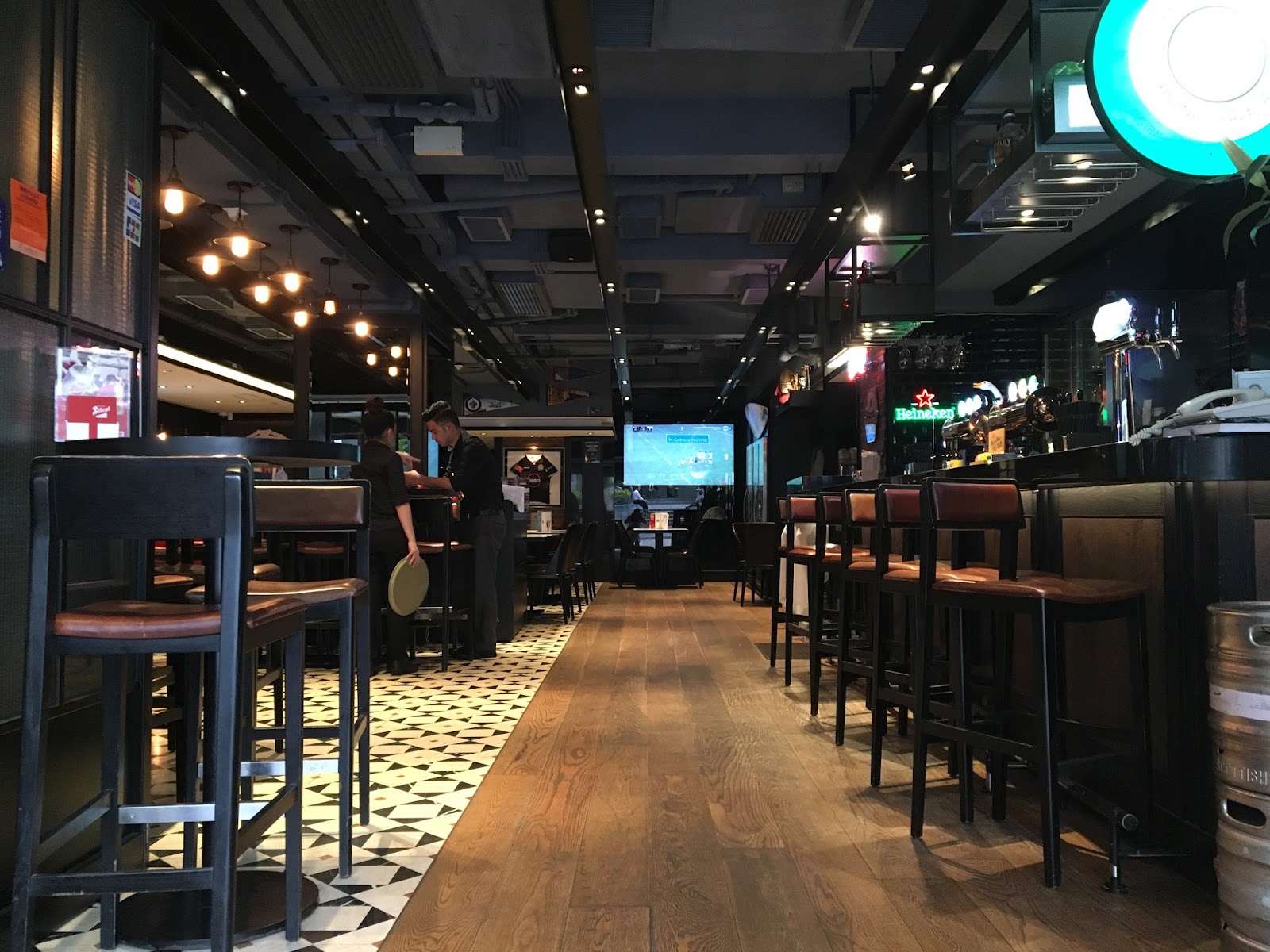 Forbes 36 Sports Bar, Hong Kong