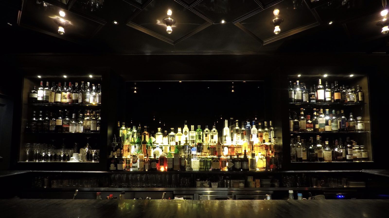 HUE Dining Bar Hong Kong bar interior