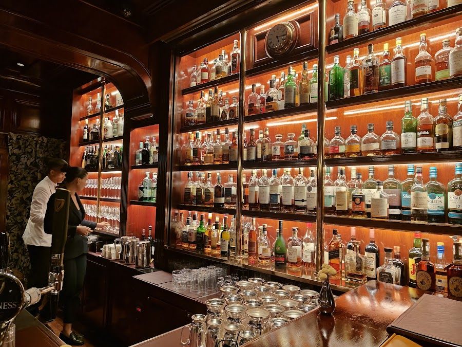 The Chinnery at Mandarin Oriental Central atmosphere