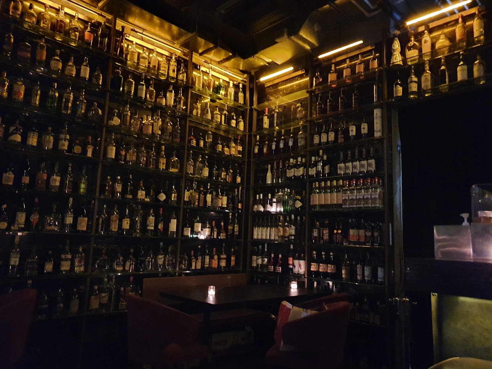 The Wilshire Bar, Hong Kong