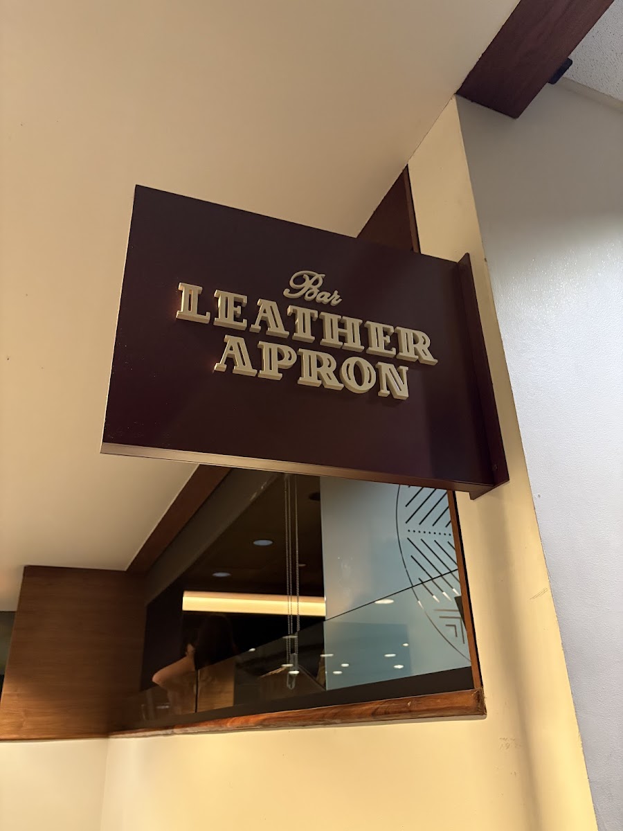 Bar Leather Apron, Honolulu