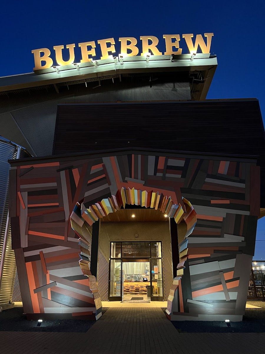 Buffalo Bayou Brewing Sawyer Yards atmosphere