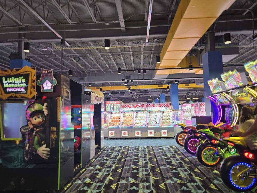 Buster's Tavern Memorial atmosphere