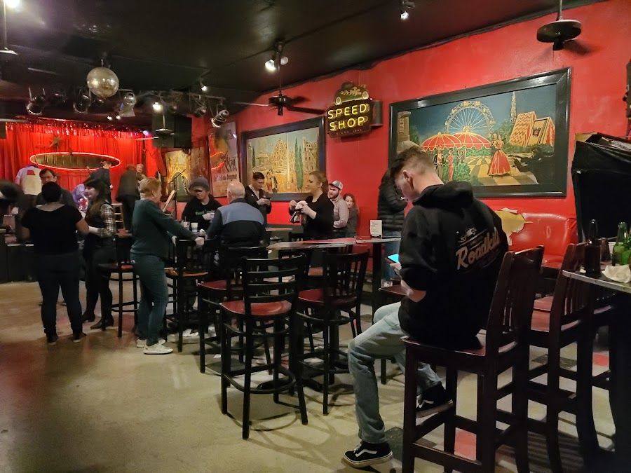 Continental Club bar service