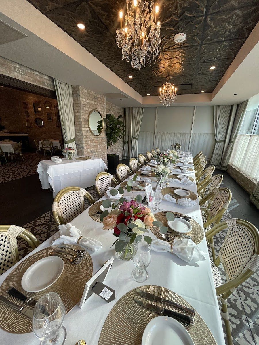 The Rouxpour bar service