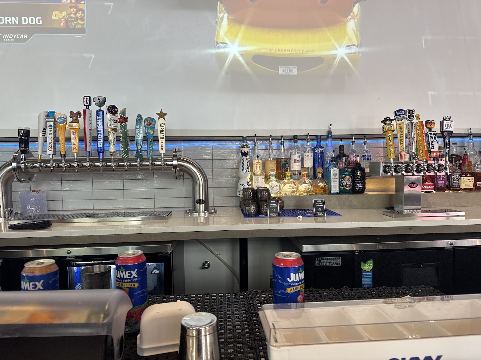 Christian's Tailgate Bar and Grill