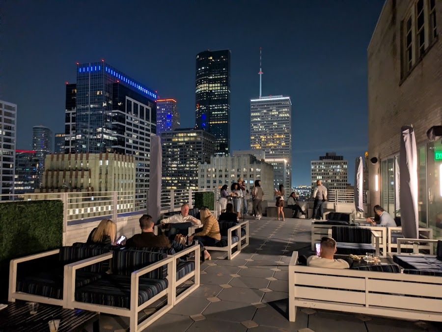 Z on the Park Downtown atmosphere
