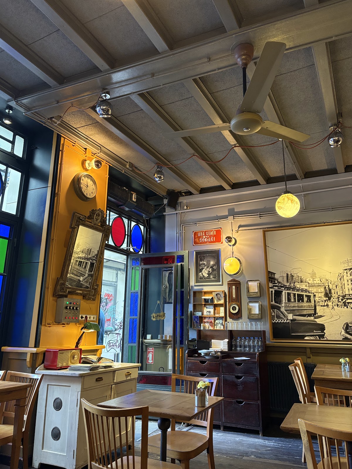Ara Kafe, Istanbul