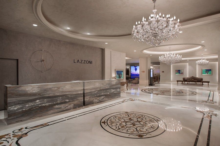 Balcon Bar at Lazzoni Hotel bar service