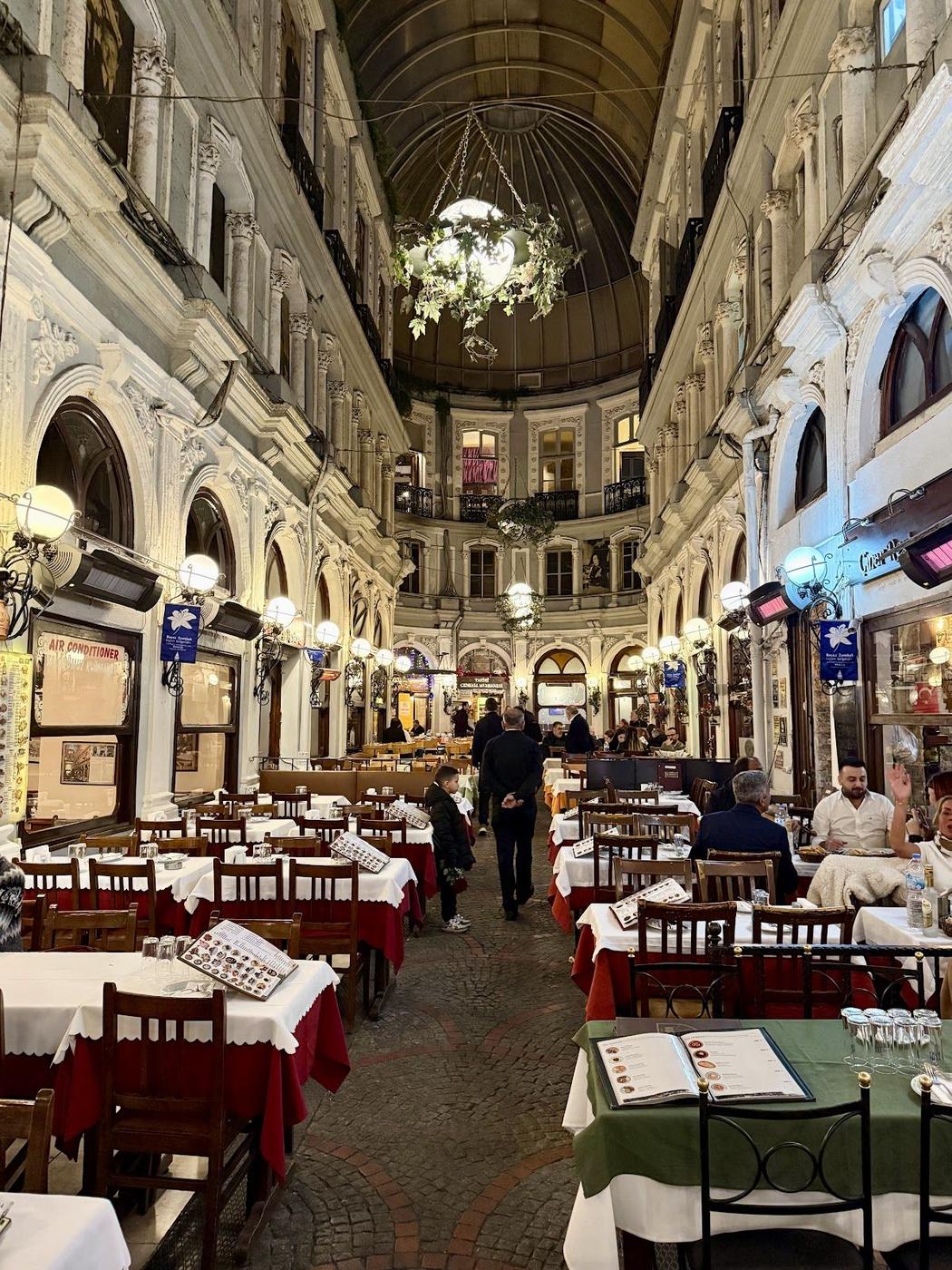 Çiçek Pasajı in Istanbul