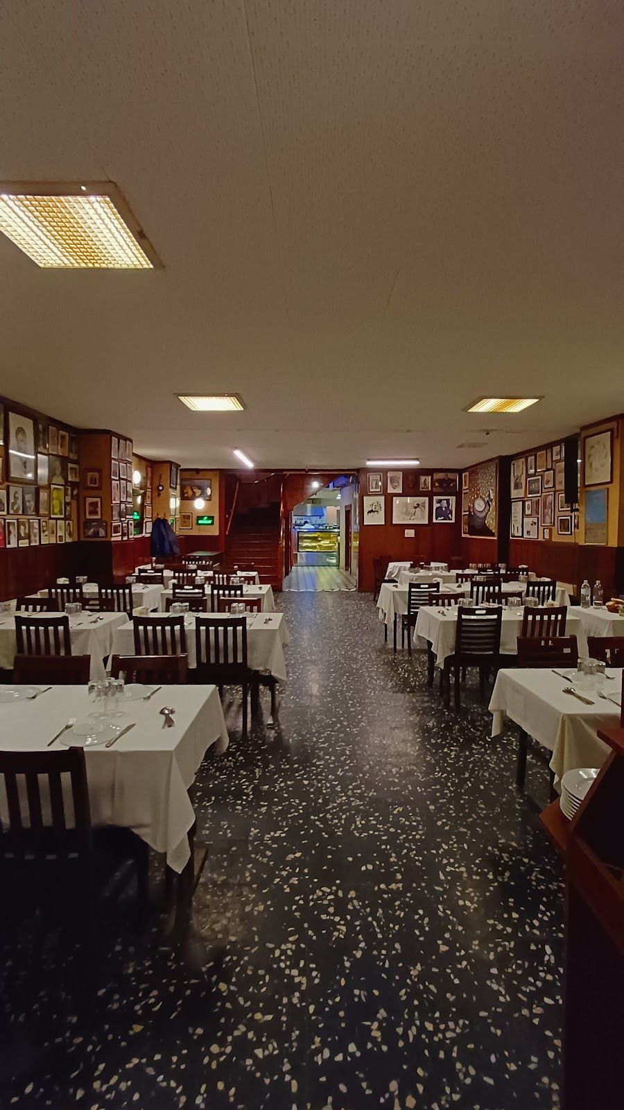 Yakup 2 Meyhane bar service