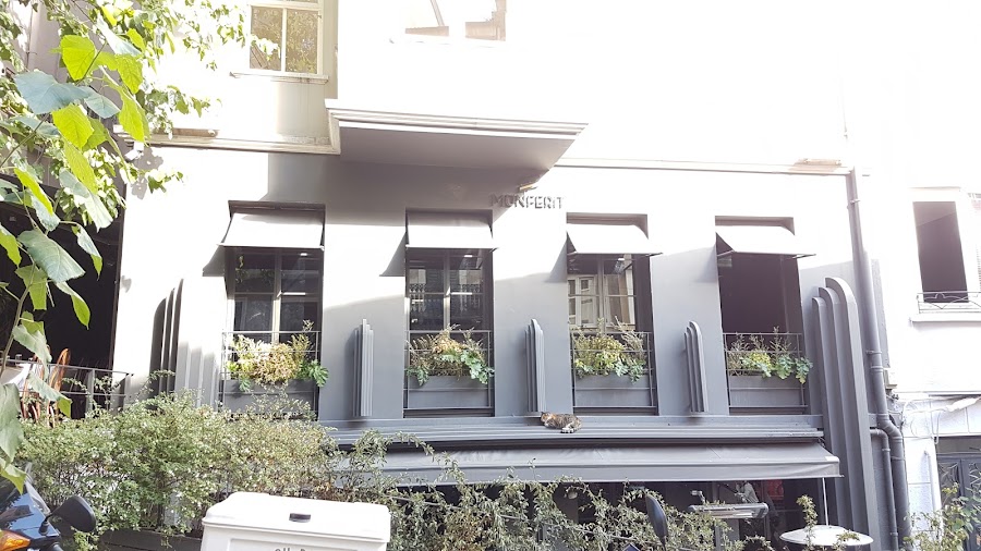 Münferit, Istanbul