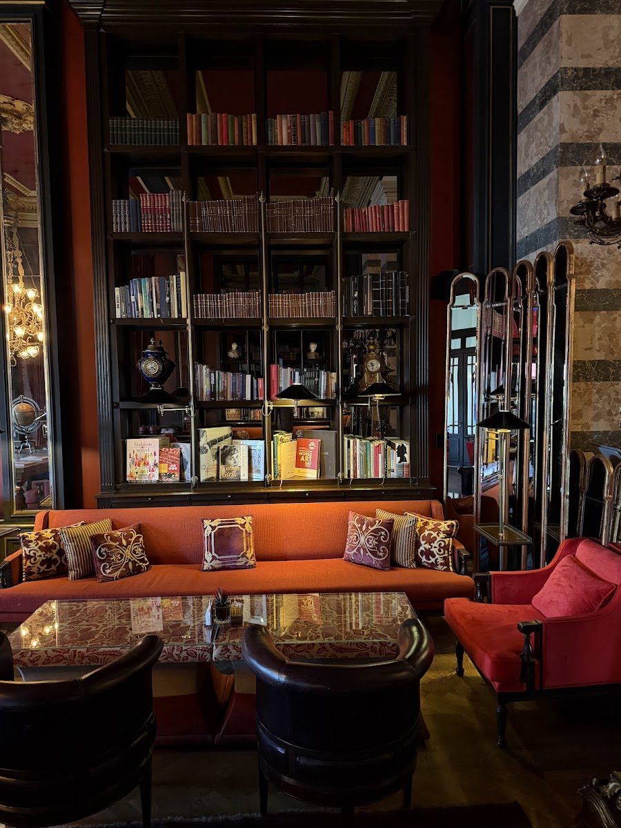 Orient Bar at Pera Palace Istanbul interior
