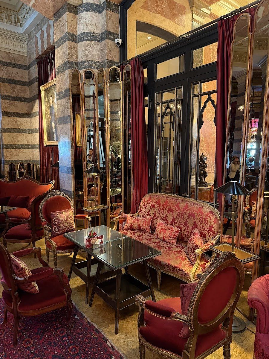 Orient Bar at Pera Palace bar service