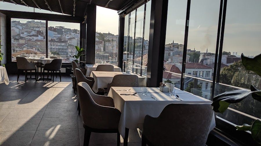 Saka Karakoy atmosphere