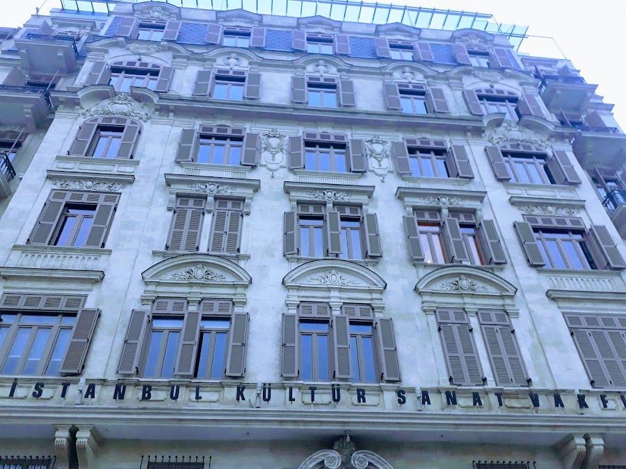Salon IKSV Beyoglu atmosphere