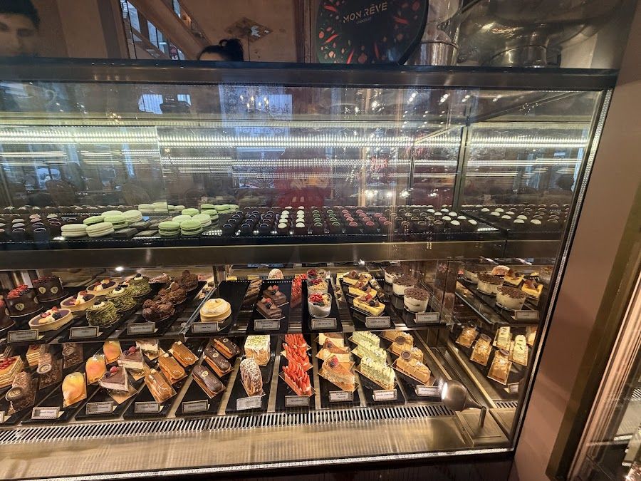 The Cake Shop Bar at Pera Palace bar service