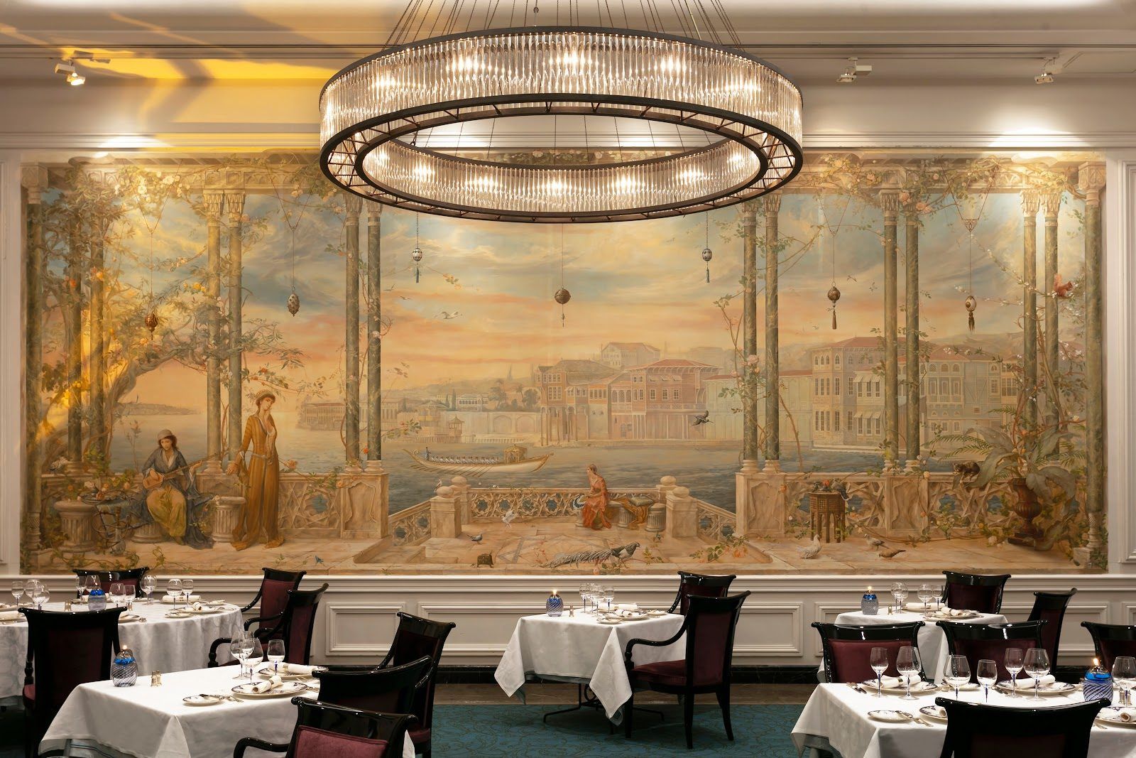 Tugra Bar at Ciragan Palace Istanbul bar interior