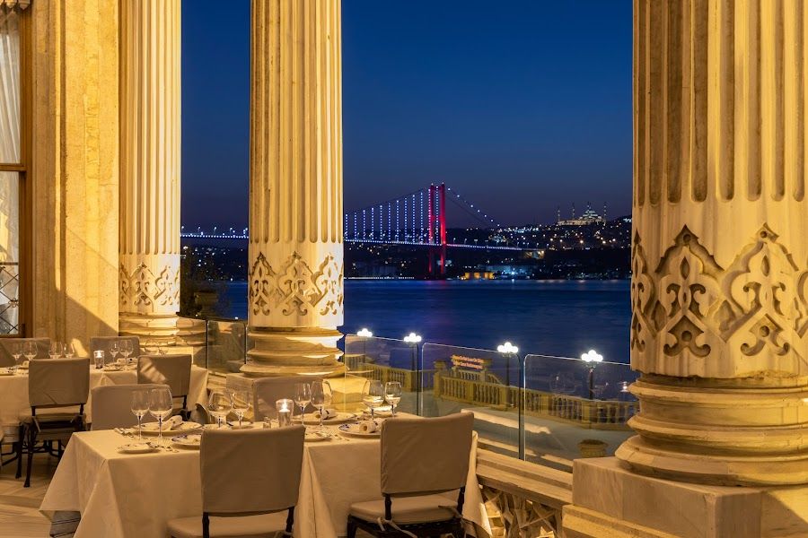 Tugra Bar at Ciragan Palace Besiktas atmosphere