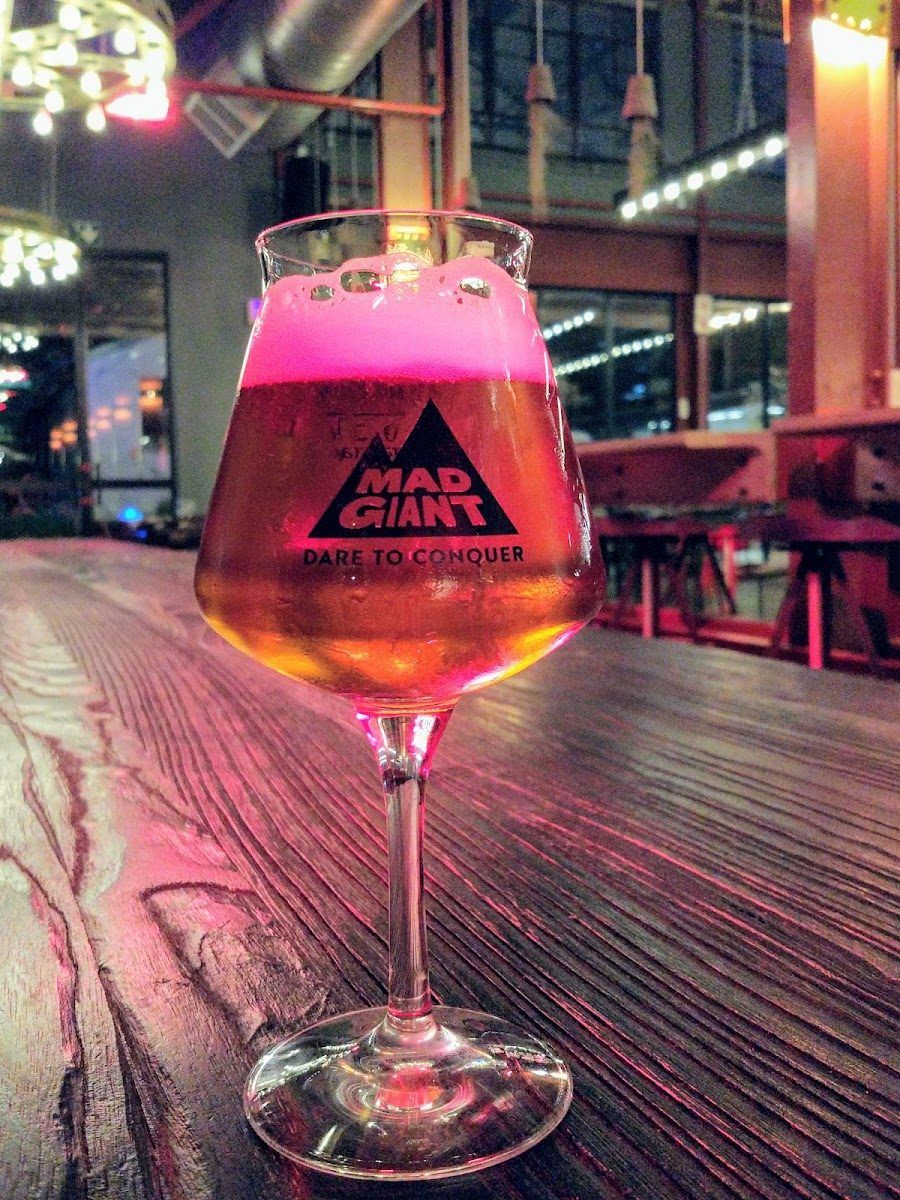 Mad Giant Brewery bar service