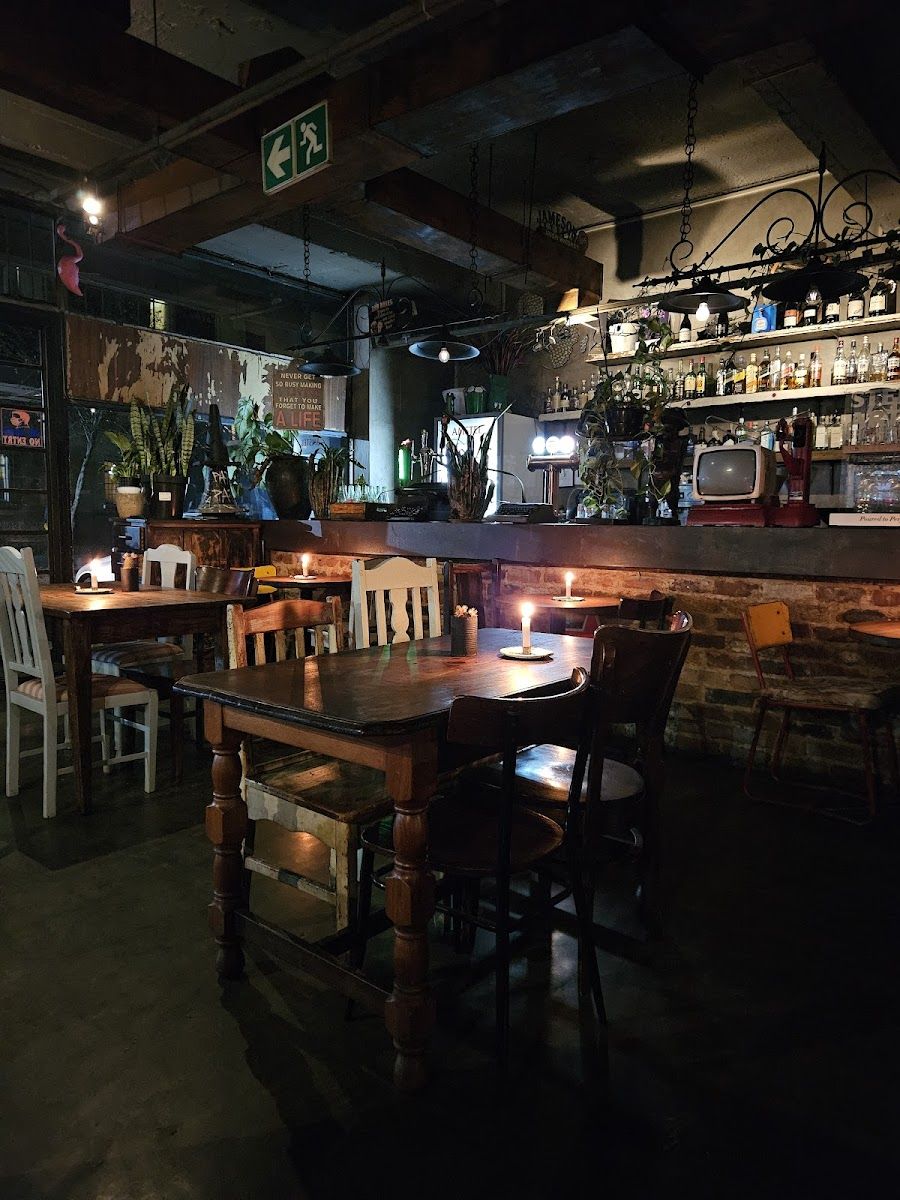 Pata Pata Restaurant Bar bar service