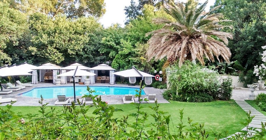 Fairlawns Boutique Hotel Bar bar service