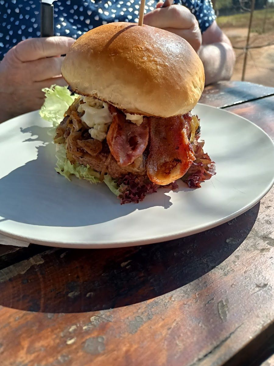The Irish Club Pub bar service