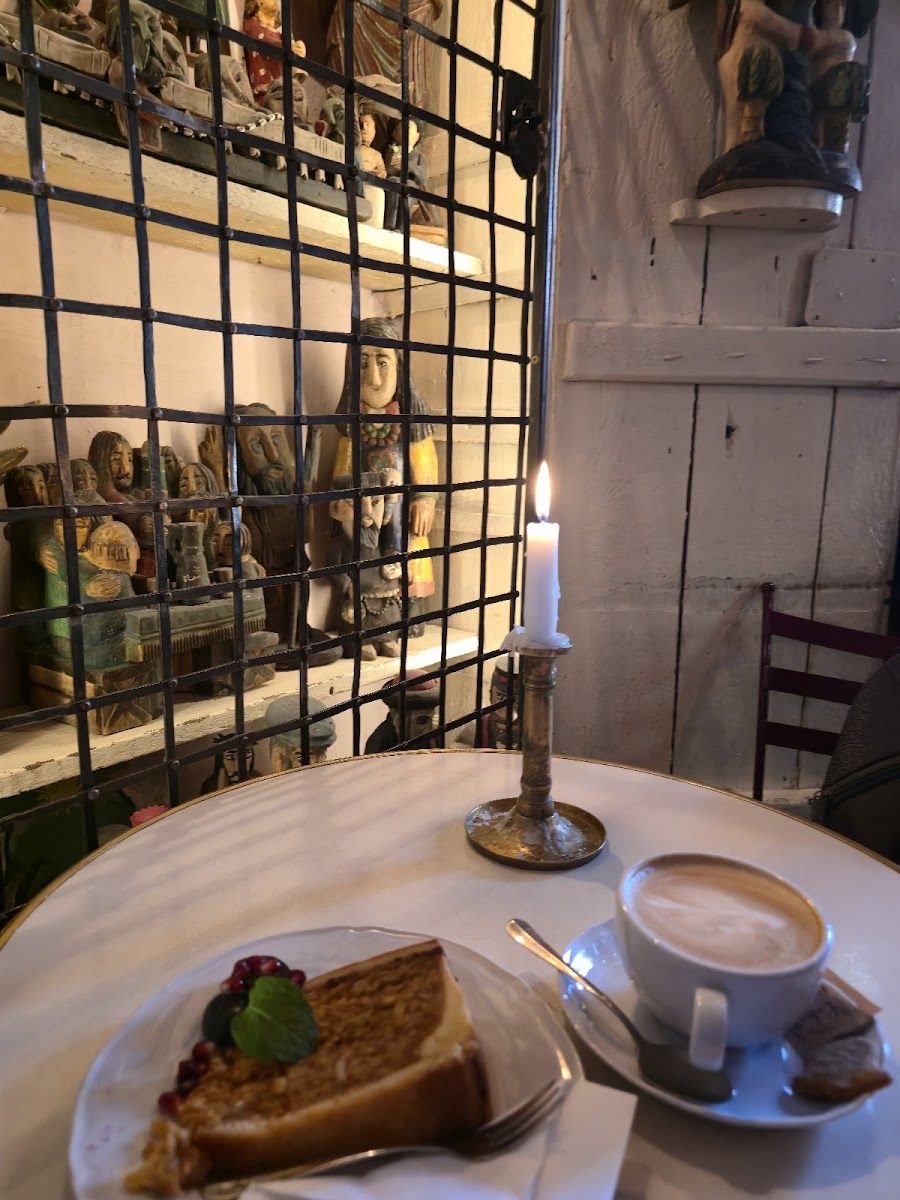 Cafe Camelot Old Town atmosphere