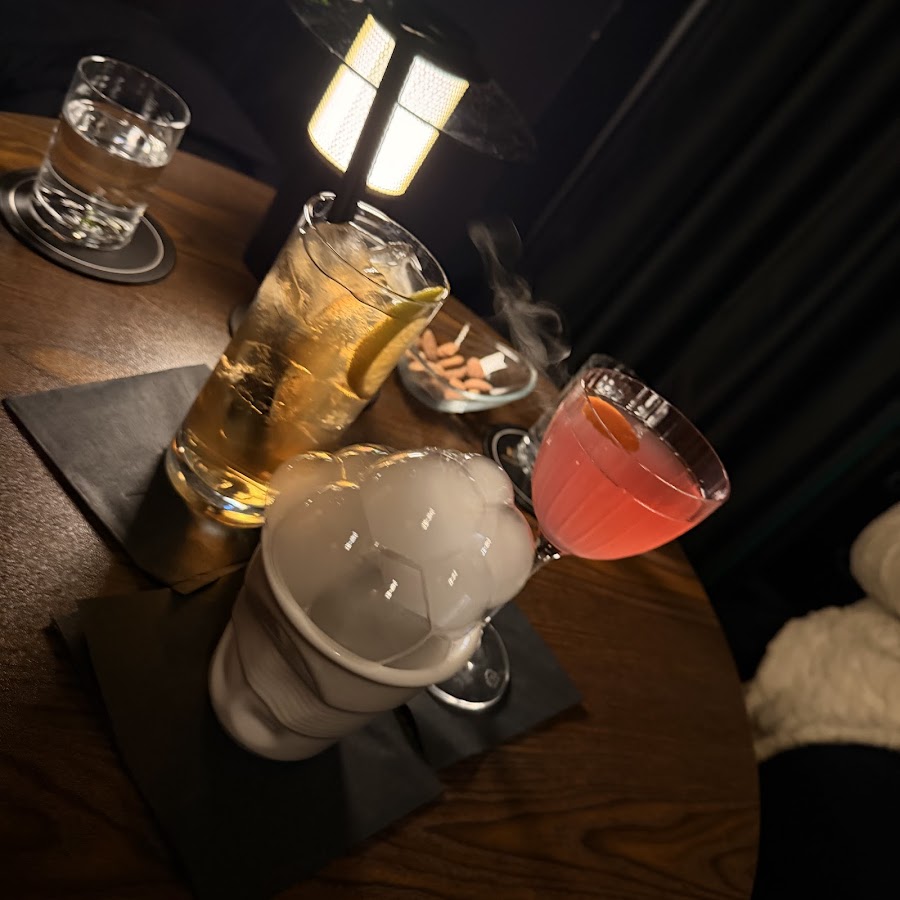 Cikoria Cocktail Bar cocktail at the bar