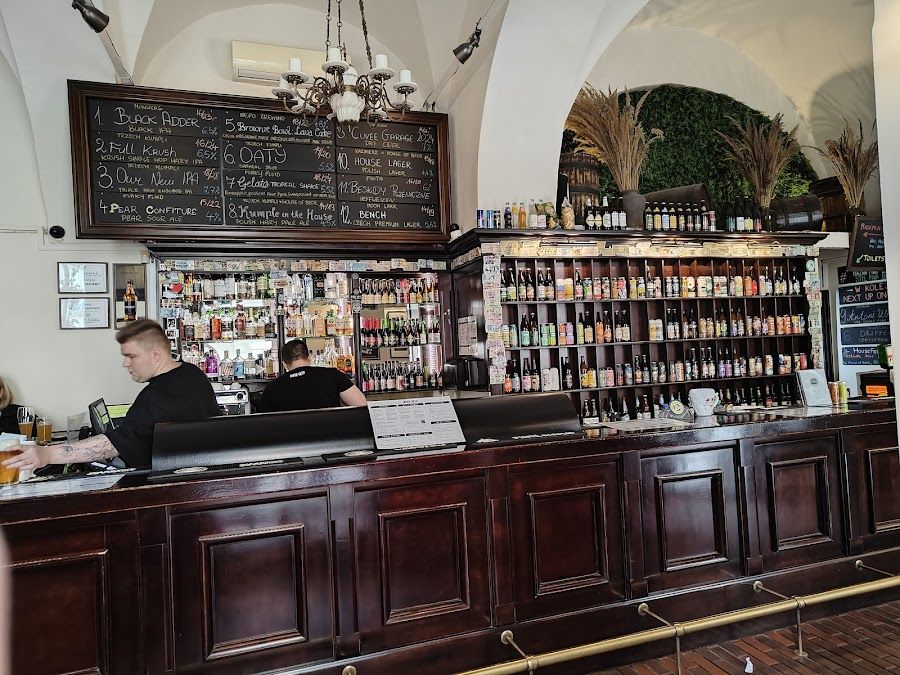 House of Beer bar service