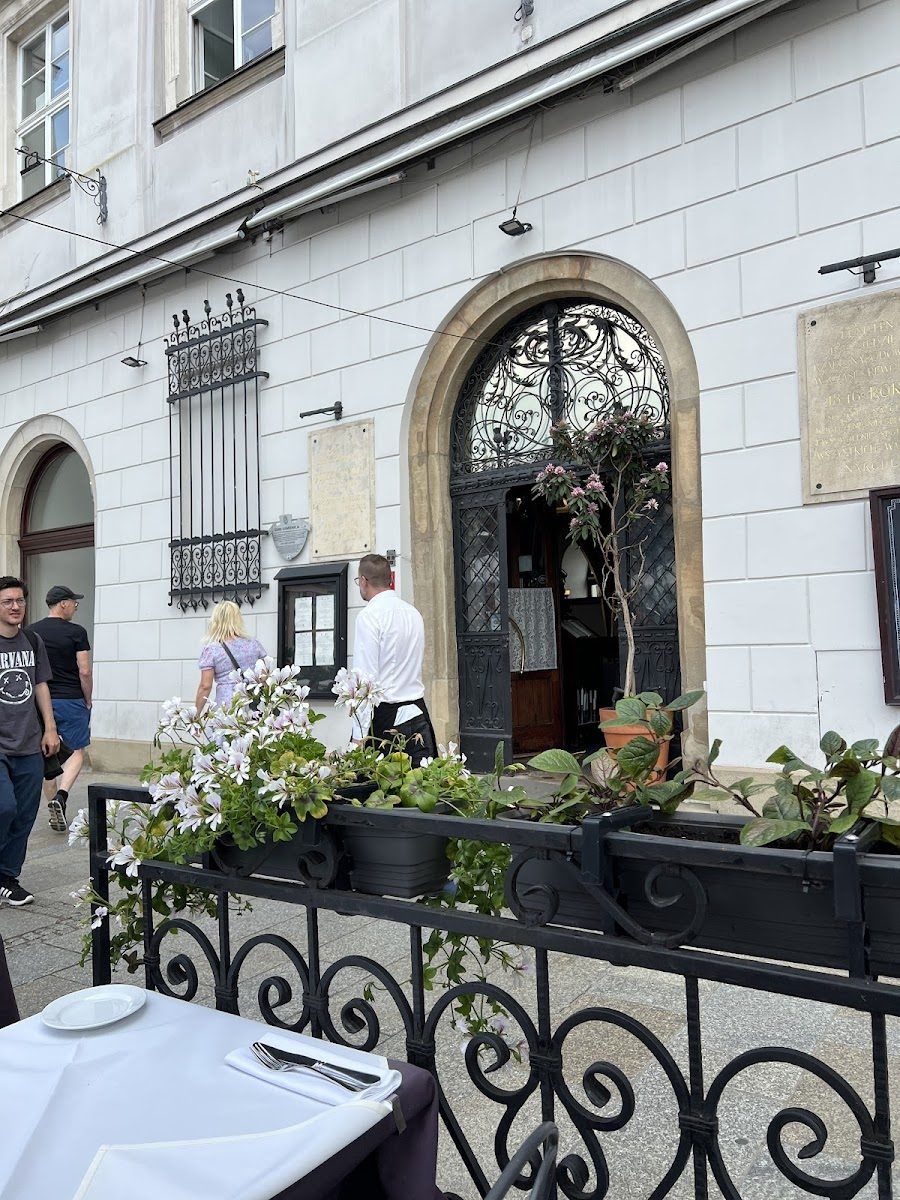 Restauracja Szara Bar bar service