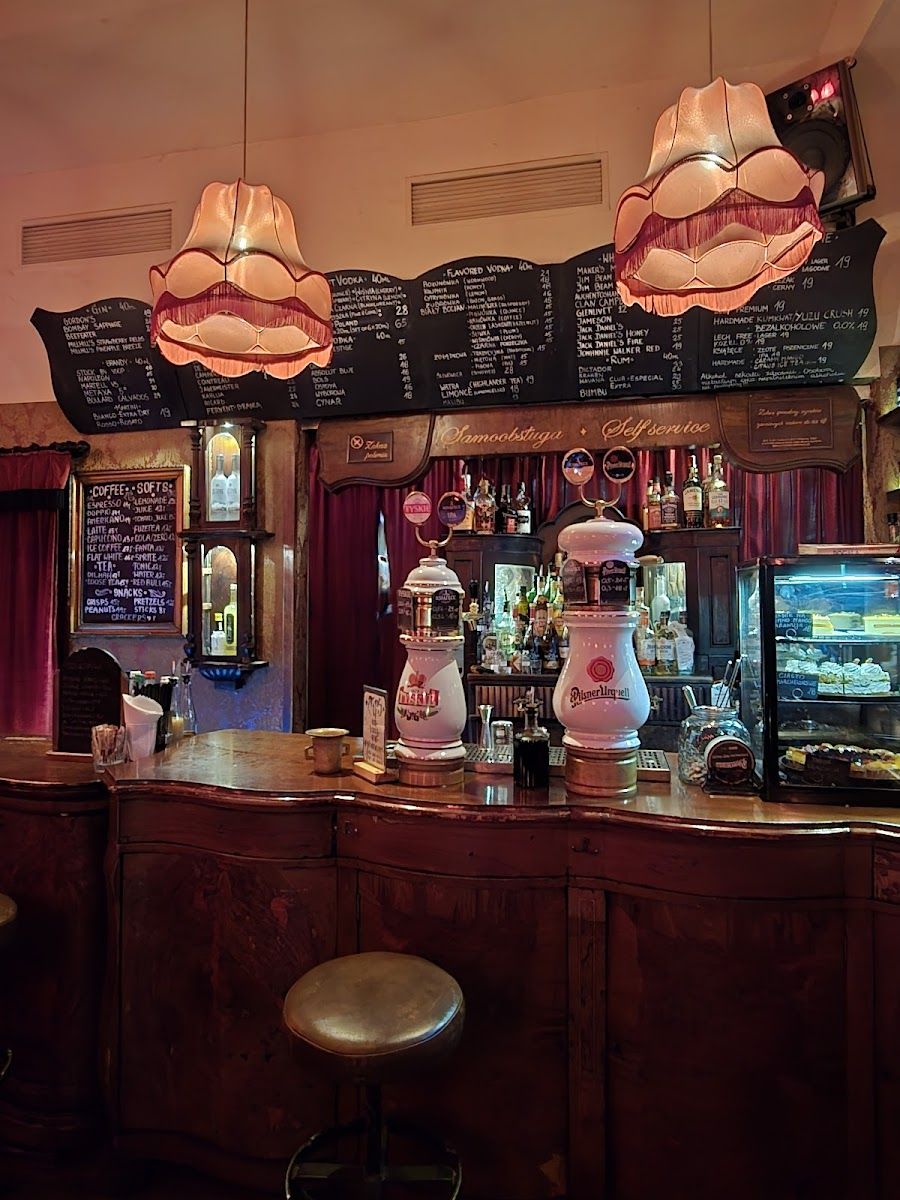 Singer Cafe Kazimierz atmosphere