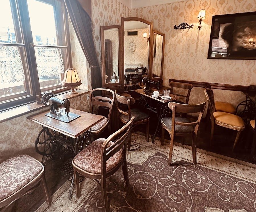 Singer Cafe Jazz Club Krakow interior