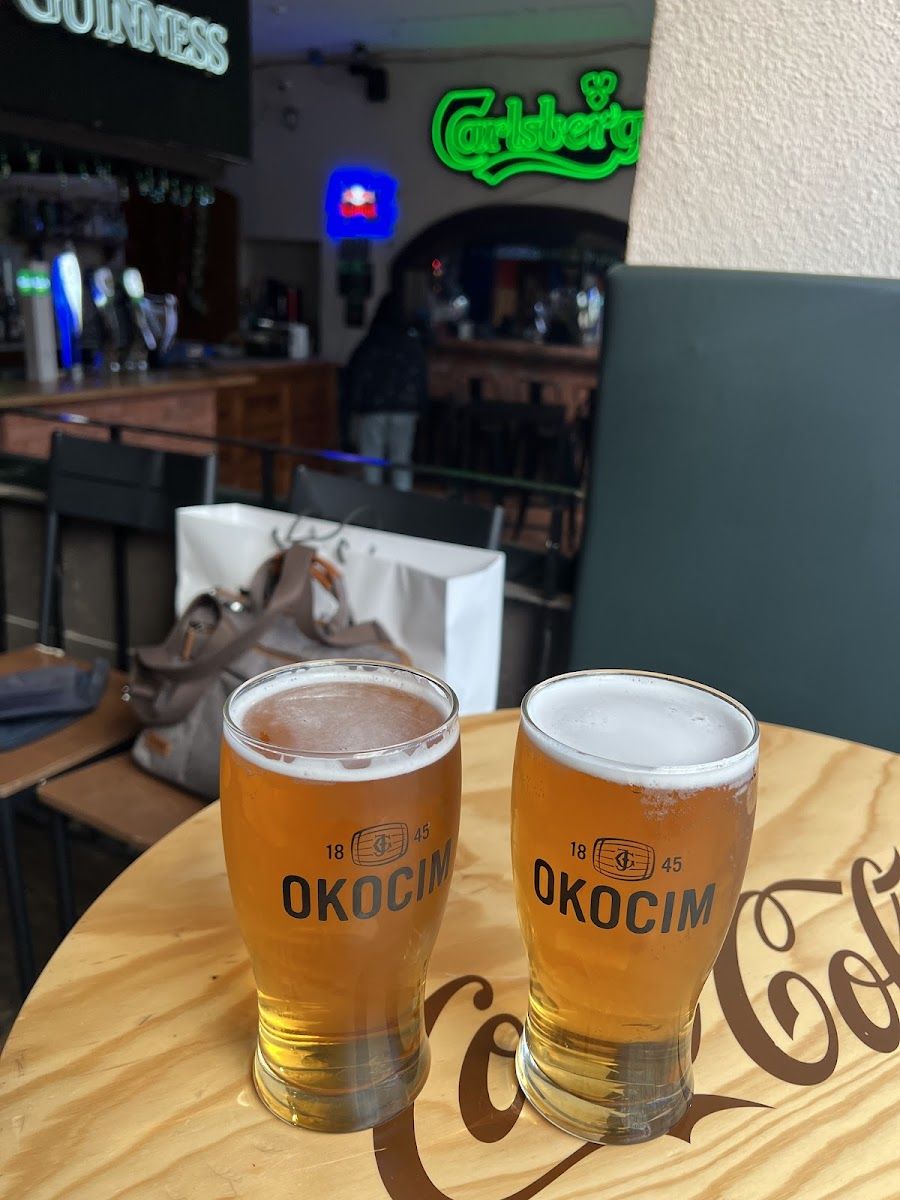 The Shamrock Irish Pub bar service