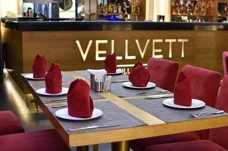 Vellvett, Lagos